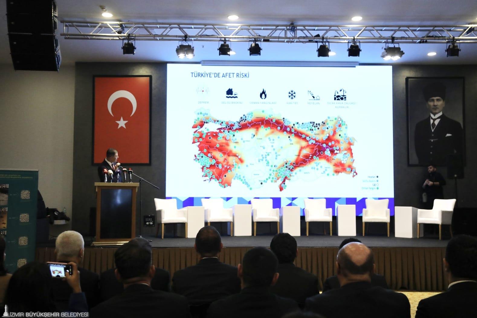 İzmir Belediye Başkanı Dr. Cemil Tugay, Ankara'da