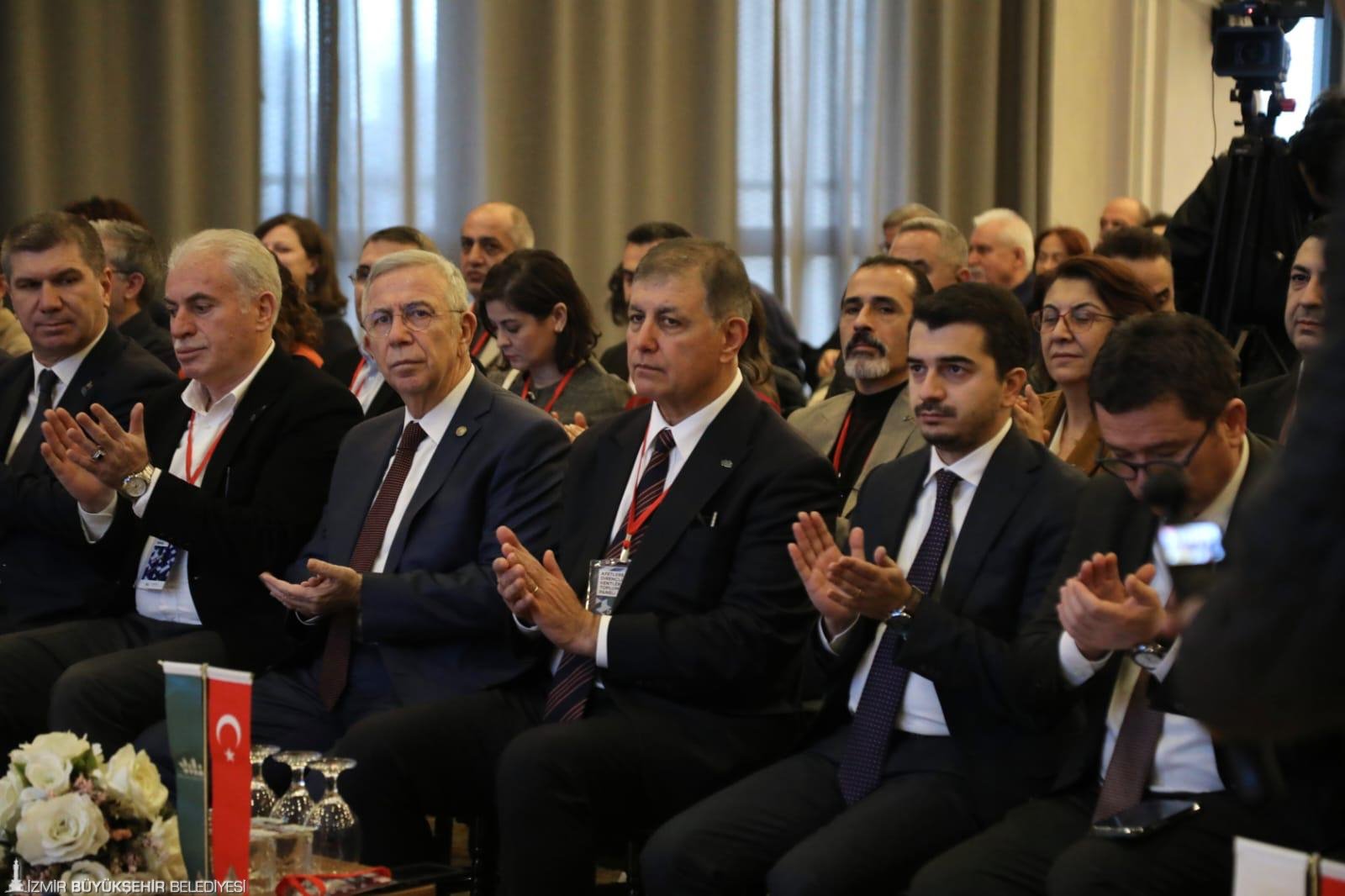 İzmir Belediye Başkanı Dr. Cemil Tugay, Ankara'da Ankara Büyükşehir Belediye Başkanı Mansur Yavaş