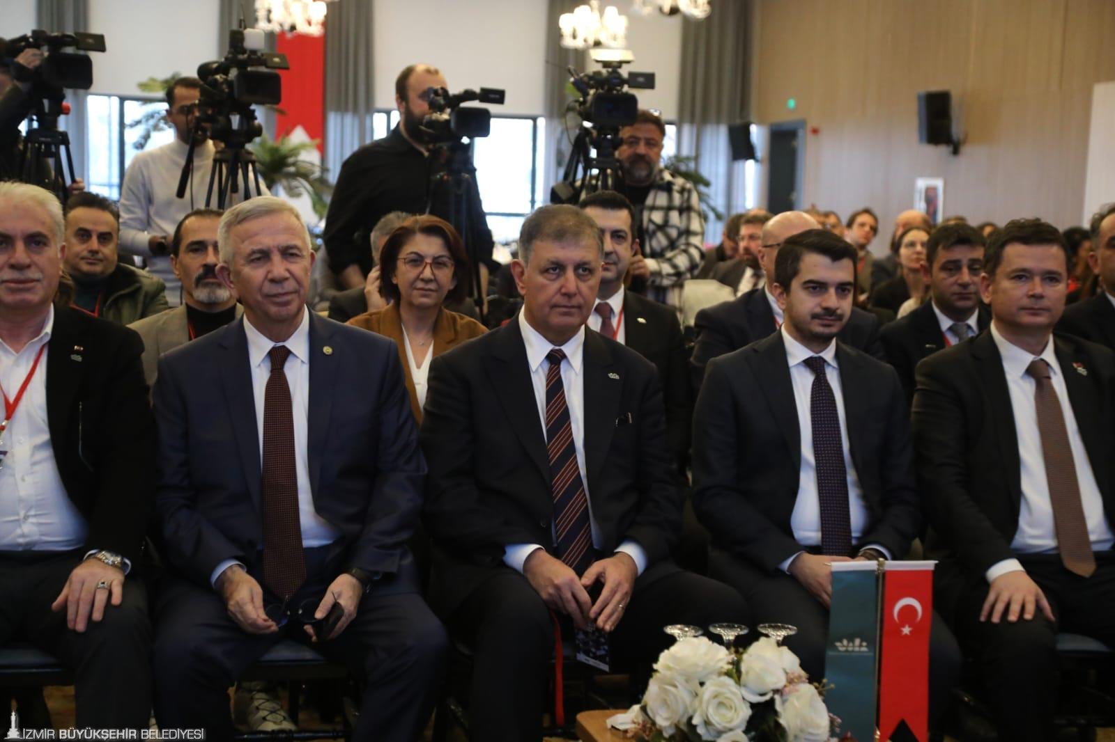 İzmir Belediye Başkanı Dr. Cemil Tugay, Ankara'da