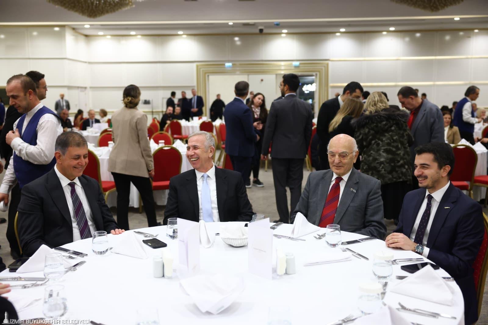 İzmir Belediye Başkanı Dr. Cemil Tugay, Ankara'da