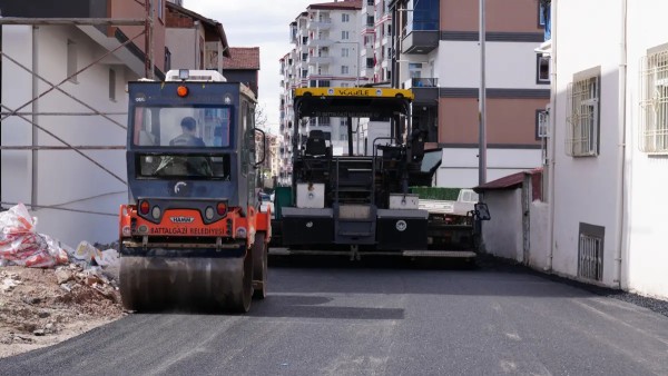 Battalgazi Belediyesi Selçuklu Mahallesi'nde Asfalt Seferberliği Başlattı