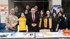 Acıbadem Üniversitesi'nde İlk Yardım Eğitimi Etkinliği Gerçekleştirildi