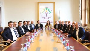Kars İş Dünyası ve Milletvekilleri Arasında Önemli Görüşme Gerçekleşti