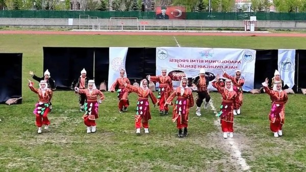 Kars Şehir Stadyumu'nda Kültürel Bir Şölen Gerçekleşti