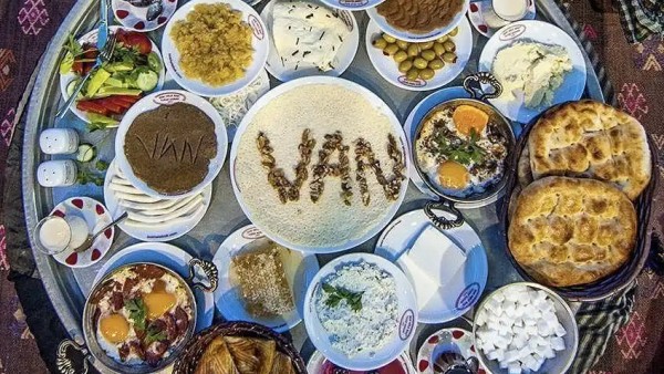 Dünya Kahvaltı Günü'nde Van'da Eşsiz Katılım