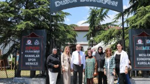 Düzce BELMEK yıl sonu sergisinde kursiyerlerin el emeği eserleri ve konser sunuldu