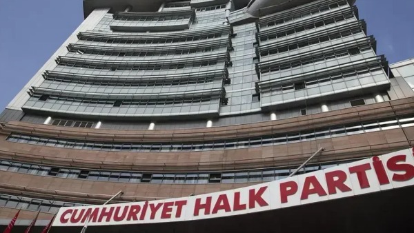 İzmir Büyükşehir Belediye Başkanı Tugay CHP’den ayrıldı, görevini bağımsız sürdürecek
