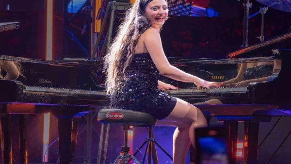 Su Yavuz, Antalya Akra Caz Festivali’nde Türkiye’deki ilk konserini 30 milyon izlenmeli eserlerle verdi