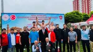 Yozgat'taki Karakucak Şampiyonasında Elazığlı Bedirhan Çiçek 85 Kg Türkiye İkincisi Oldu