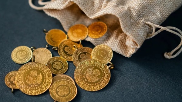 21 Haziran altın fiyatları: Gram altın 6.204,38 TL, Cumhuriyet altını 40.831,00 TL’den alınıyor