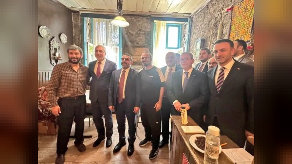 Bakan Işıkhan, Kars’ta “Çırak” filminin setini ziyaret etti, destek verdi