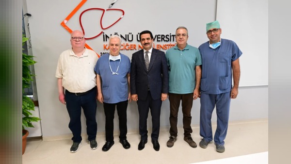 Dünyanın İlk Eş Zamanlı Sekizli Çapraz Karaciğer Nakli İnönü Üniversitesi’nde Başarıyla Gerçekleşti