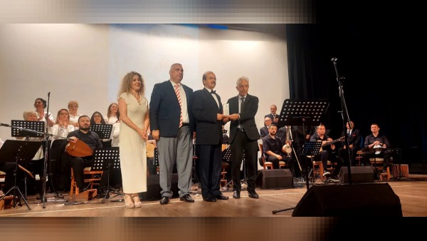 Erdemir Kültür Sanat Derneği, Raşit Görgülü anısına “Ege Nidaları” konseri düzenledi
