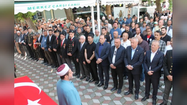 Gazi Özcan için Çay’da düzenlenen cenaze töreninde askeri onur verildi