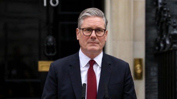İngiltere Başbakanı Keir Starmer görevinden ayrıldığını açıkladı