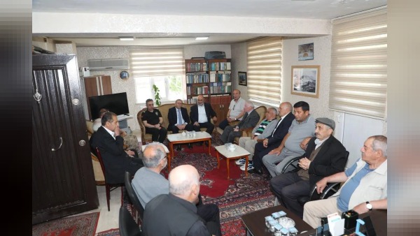 Kars Valisi Ziya Polat, Ehlibeyt Alimleri Birliği Derneği'ni ziyaret etti, Muharrem ayı mesajları verdi