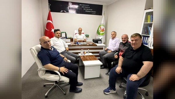 Artvin Belediye Başkanı Sadettin Dağ, ASFK Bölge Müdürü Gürsoy ile projeleri görüştü