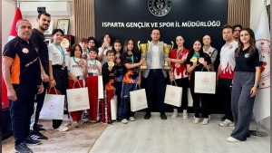 Ispartalı Sporcular WAKO Dünya Kupası’nda Derece Alarak Murat Çağrı Kaya ile Buluştu