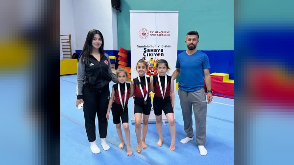 Karslı jimnastikçiler disiplinli çalışmayla yarı finale yükseldi, gurur kaynağı oldu