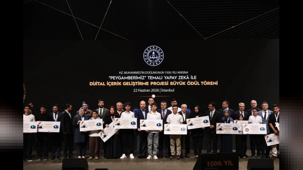 Yapay zekâ projesinde 20 bin öğrenciye eğitim verildi, 12 öğrenci Umre ödülü aldı