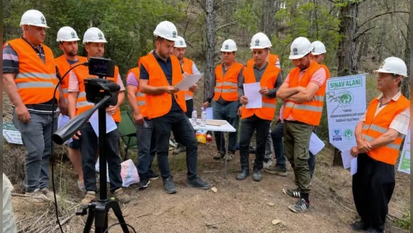 Antalya'da 11 kişi Mesleki Yeterlilik Belgesi sınavını geçerek belge almaya hak kazandı