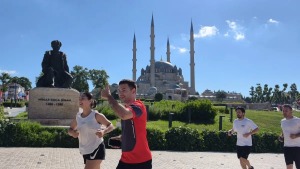 Edirne’de Selimiye Camisi UNESCO farkındalık koşusu 15 tur ve 50 sporcu ile kutlandı