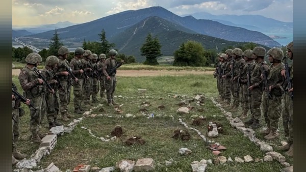 Isparta'da 11'inci Dönem Komando Subay Tatbikatı Zorlu Koşullarda Başarıyla Tamamlandı