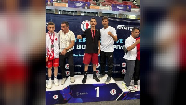 Genç boksör İbrahim Müçük, finalde altın madalya kazanarak Kars'ın yükselişini sürdürdü