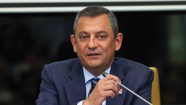 CHP Grup Başkanı Özel: Mutlak butlan sonrası 15 ili ziyaret etti, yeni parti kapısı açılabilir