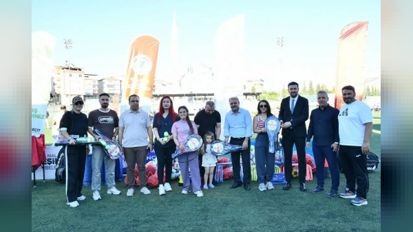 Yeşilyurt'ta 81 ilde eş zamanlı başlatılan Yaz Spor Okulları kapsamında Spor Akademisi açıldı
