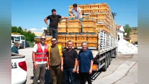 Güdül’de 28 arıcıya %50 hibeli 232 arı kovanı desteği verildi