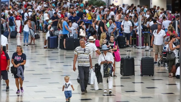 Antalya’ya 2026’nın İlk Yarısında 5,57 Milyon Yabancı Turist Geldi, Ruslar Zirvede