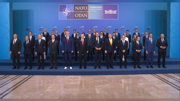 Erdoğan, Rutte ve Rama ile zirve liderlerini karşıladı