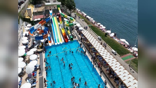 Mavi Bayraklı Sevgi ve Barış Plajı yaz sezonunda hizmette