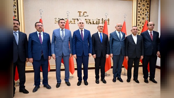 Bakan Işıkhan Malatya’da Valilik görüşmesine katıldı; Sami Er ve parti buluşması planlanıyor
