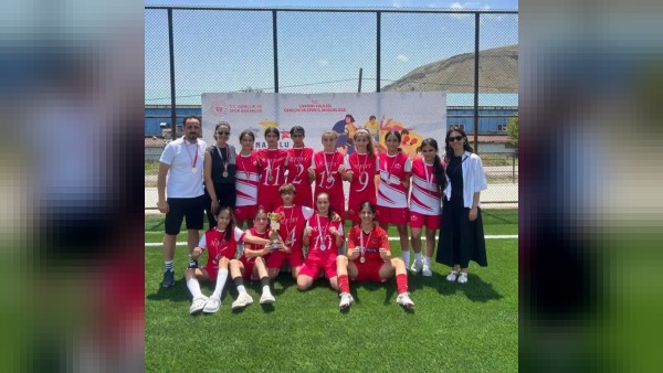 Hatay Kız Futbol Takımı, Anadolu Yıldızlar Ligi 2. etapla Türkiye Şampiyonası’na katıldı