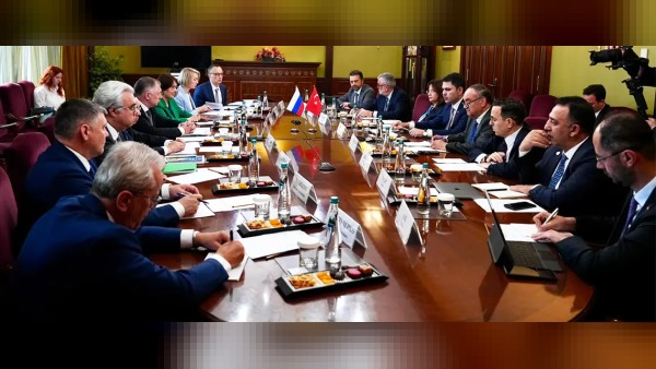 COP31 Başkanı Kurum, Rus heyetiyle görüştü