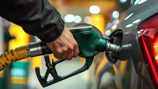 Motorinde 2,16 liralık indirim yürürlüğe girdi: İstanbul 67,72 oldu