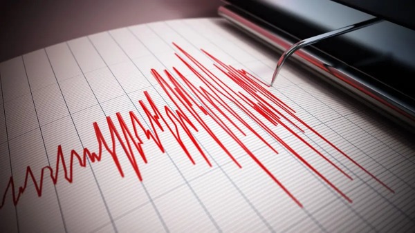 Lorengau yakınındaki 10 km derinlikli depremde tsunami uyarısı yapılmadı